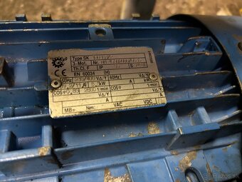 Elektromotor s prevodovkou - 2