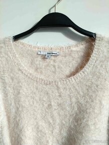 Dámsky chlpatý ružový sveter/tričko/crop top, dlhý rukáv - 2