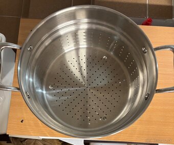 Tupperware - 2