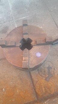 Upinacia hlava na sustruh 250 priemer - 2