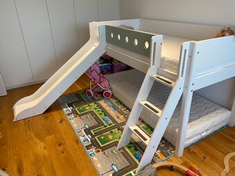 Detska postel so smyklavkou - 2