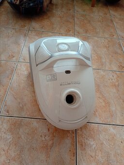 Predám vysávač značky Rowenta - 2