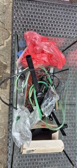 Akvárium a doplnky. - 2