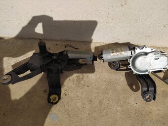 ZADNÝ MOTORČEK STIERAČA COMBI FABIA 1ks - 2