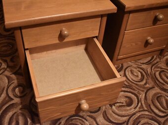 Stolíky z masívu M-Variant - 2