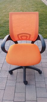 stolicka otocna, na kolieskach - 2