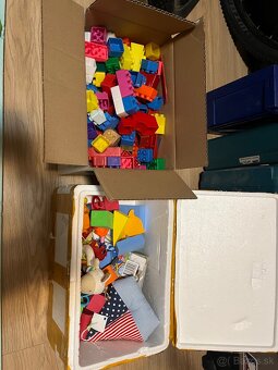 Darujem detsky kolotoc hracky a lego - 2