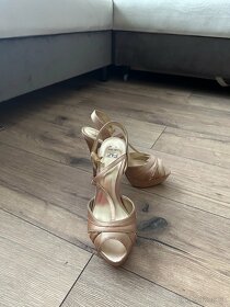 Sandálky na vysokom opätku - elegantné zlaté - 2