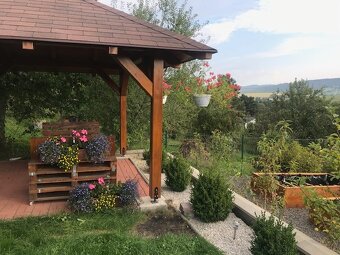 Terasová záhrada so zrubovou chatkou na DUBINE II - 2