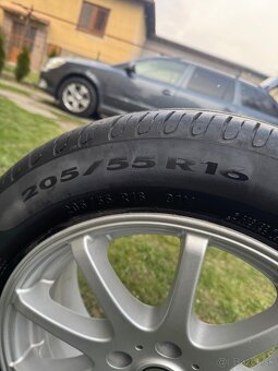 205/55 R16 Dezent Disky top stav pneu pirelli p7 VW Skoda - 2