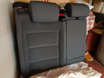 Predam komplet sedadla vw golf 5 - 2