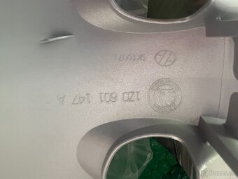 úplne nové puklice Škoda 15" (made in Spain) - 2