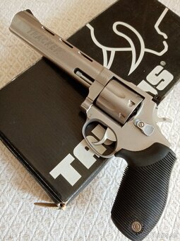 22 Wmr revolver - 2