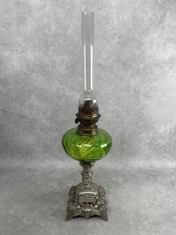 Honosná petrolejová lampa ,zelené sklo - 2