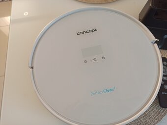 Robotický vysávač concept s mopom - 2