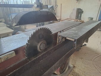 Stolová pila rozmietacia - 2