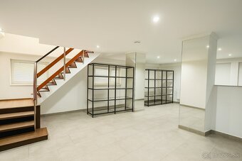 DVE BUDOVY S VEĽKÝM POTENCIÁLOM NA PODNIKANIE AJ INVESTÍCIU - 2