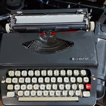 Písaci stroj chevron - 2