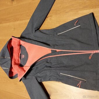 Predám dievčenskú prechodnú sofstshellbundu Tchibo 146 - 2