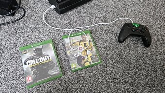 Xbox One 500GB + joypad + hry - 2