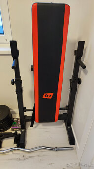 Predám fitnes lavičku a činkový set - 2