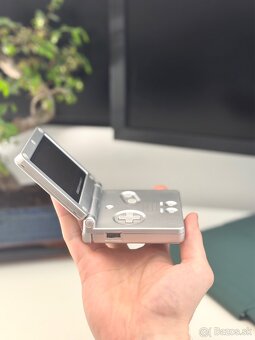 Nintendo Gameboy Advance SP s hrou - 2