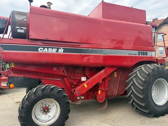 Sklízecí mlátička. Case 2188 rok výroby 1997, žací lišta 6m, - 2