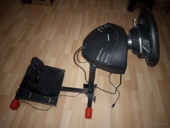 Volant aj z držiakom na PS4 a PS5 - 2