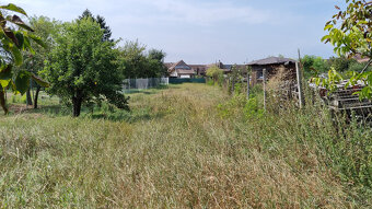 STAVEBNÝ POZEMOK 966 m2 KRAKOVANY - PIEŠŤANY + UPI VOĽNÝ - 2