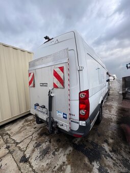 NEPOJAZDNÝ VW Crafter s chkadeným a hydr.čelom - 2