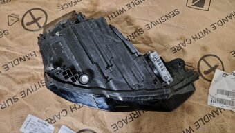 A6 C8 4K SVETLO lave PREDNE - 2