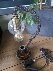 Stolová unikátna lampa - 2