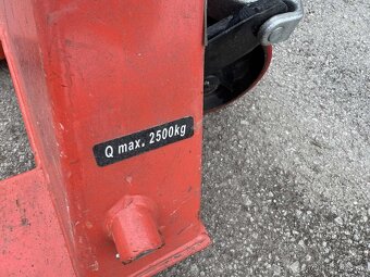 Ponúkam na predaj paletový vozík 2500 - 2