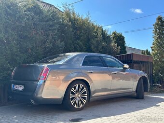Lancia thema / chrysler 300 - 2