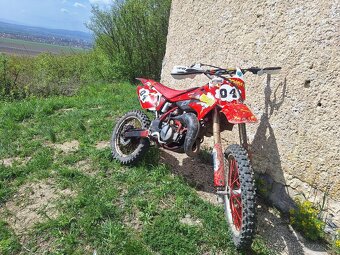 Predám túto hondu cr 85 r.v 2005 - 2