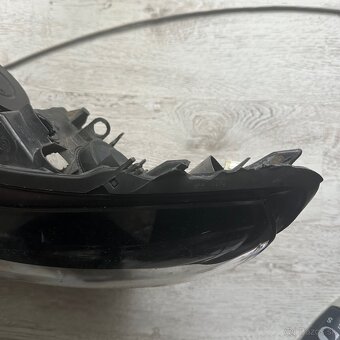Svetlomety na Renault Megane 4 - 2