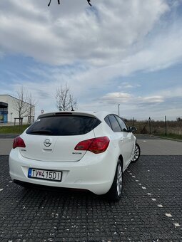 Opel Astra - 2