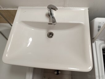 Kúpeľňové umyvadlo a bateia - 2