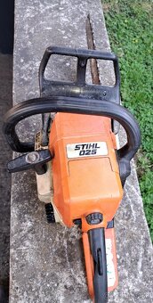 Motorová píla stihl025 - 2