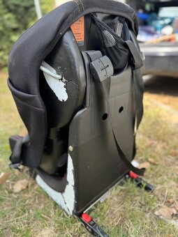 Autosedačka Chicco pre menšie deti - isofix - 2