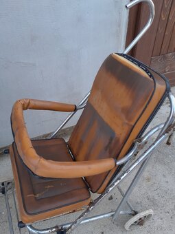 Predám starý kočík bugina - 2