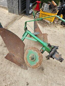 Otočný pluh TZ4K-14 - 2