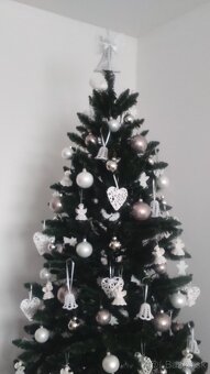 Predám umelý vianočný stromček - 2