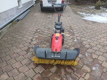 Motorovy zametač - 2