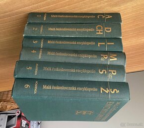 Malá československá encyklopédia - 2