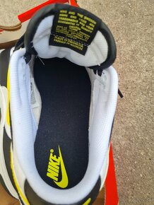 Nike dunk low yellow swoosh panda - 2