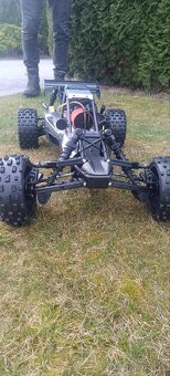 Predám ČISTO NOVÉ 1:5 BENZÍNOVÉ RC auto Rovan Baja 5b KAR. - 2