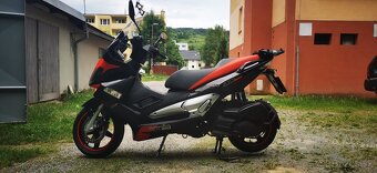 Aprilia SR MAX 125 - 2
