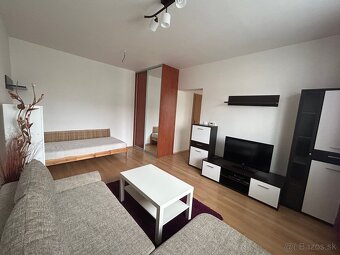 Prenajmem byt vo Svite – 39 m² s lodžiou - 2