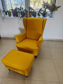 Predám takmer nové kreslo IKEA STRANDMON s podnožkou – žlté - 2
